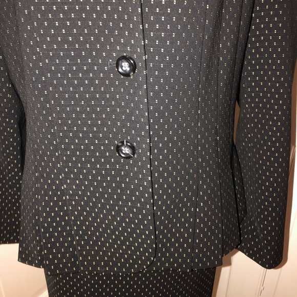 LeSuit Womenโs 2 piece Black - Picture 2 of 8